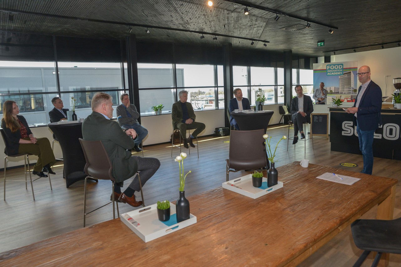 Food Innovation Academy en Essensor tekenen overeenkomst